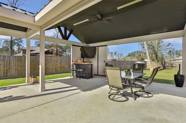 811 Republic Road, New Caney, TX 77357