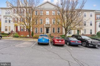1577 LEEDS CASTLE DR #102, Vienna, VA 22182