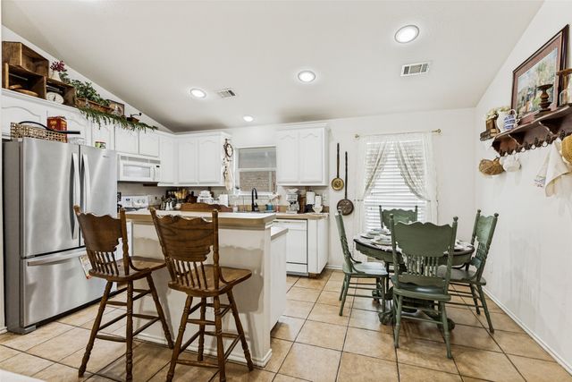 6432 Geneva Lane, Fort Worth, TX 76131