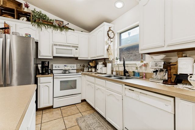 6432 Geneva Lane, Fort Worth, TX 76131