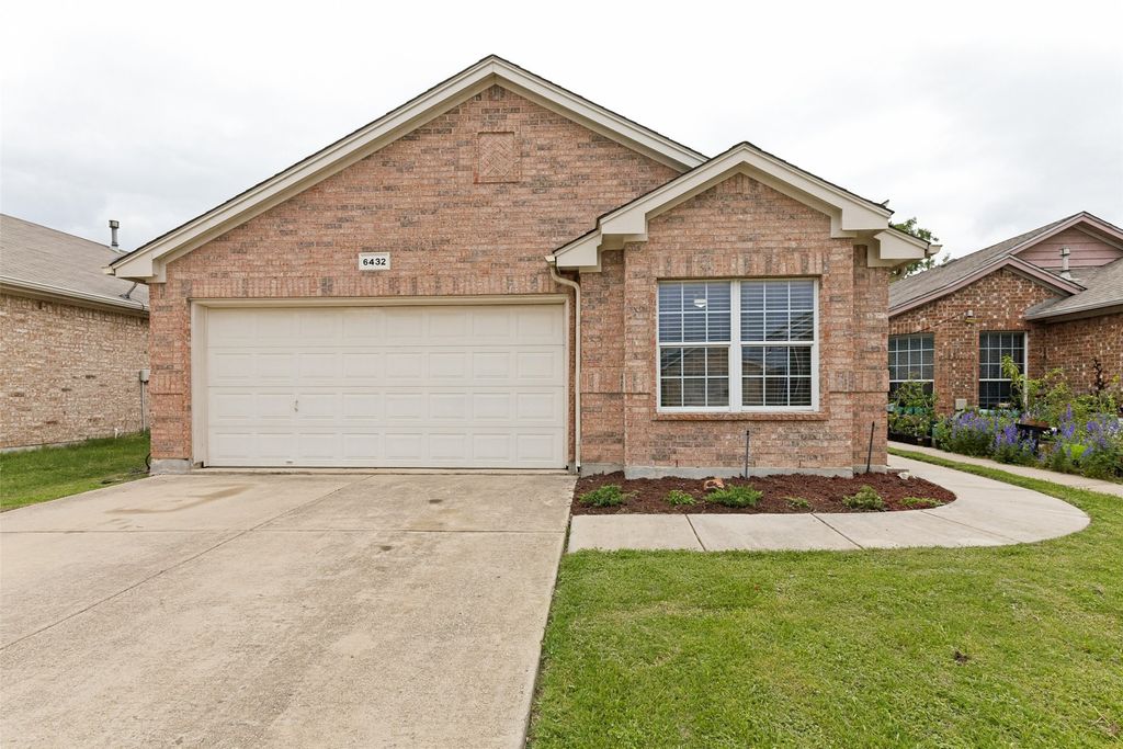 6432 Geneva Lane, Fort Worth, TX 76131