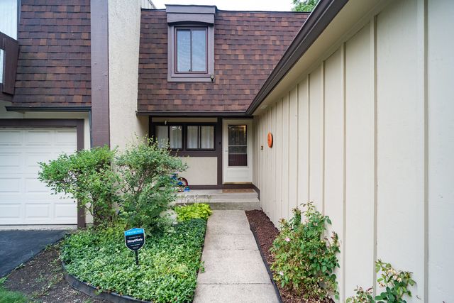 164 Cascade Drive, Indian Head Park, IL 60525