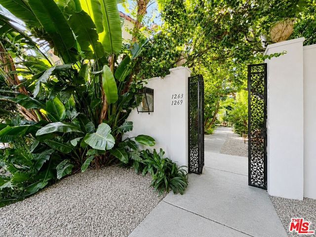 1263 Havenhurst Drive, West Hollywood, CA 90046