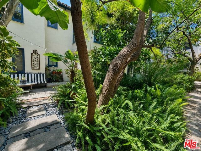 1263 Havenhurst Drive, West Hollywood, CA 90046