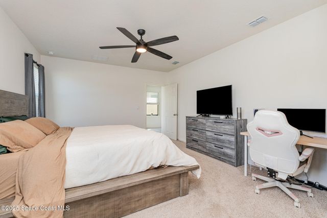 943 Remington Green Drive SE, Palm Bay, FL 32909