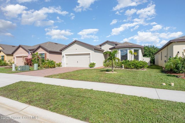 943 Remington Green Drive SE, Palm Bay, FL 32909