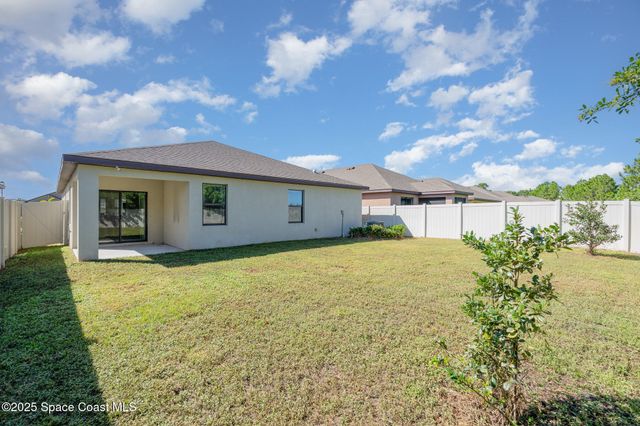943 Remington Green Drive SE, Palm Bay, FL 32909