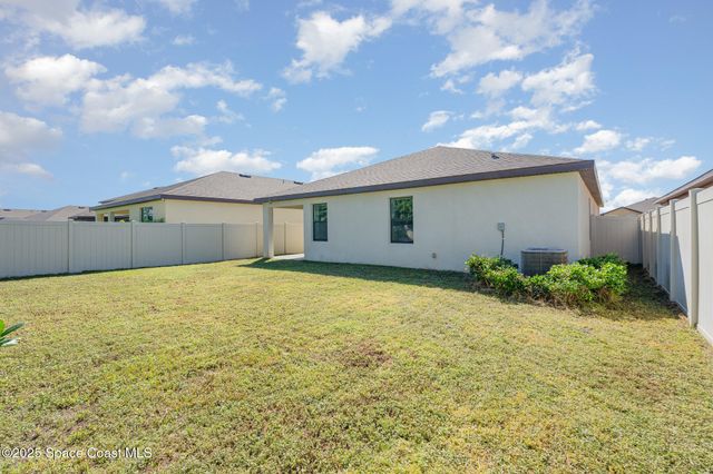 943 Remington Green Drive SE, Palm Bay, FL 32909