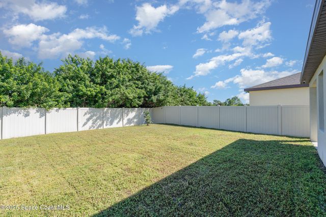 943 Remington Green Drive SE, Palm Bay, FL 32909