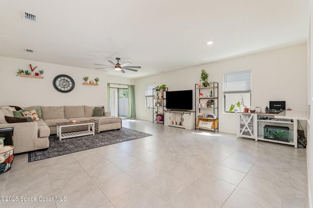 943 Remington Green Drive SE, Palm Bay, FL 32909