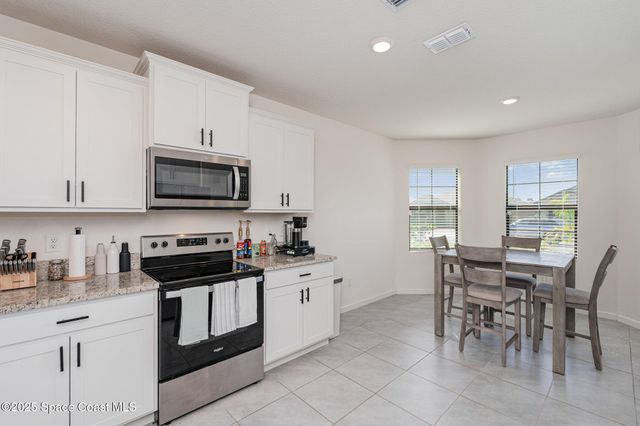 943 Remington Green Drive SE, Palm Bay, FL 32909