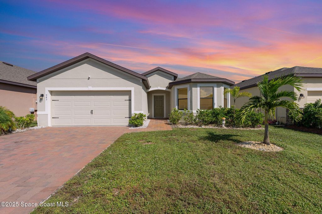 943 Remington Green Drive SE, Palm Bay, FL 32909