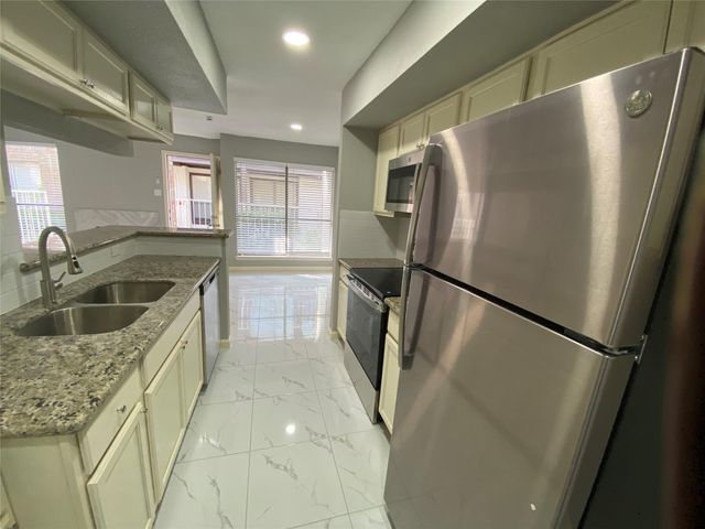 6633 W Airport Boulevard 1304, Houston, TX 77035
