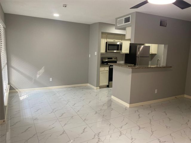 6633 W Airport Boulevard 1304, Houston, TX 77035