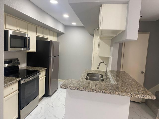 6633 W Airport Boulevard 1304, Houston, TX 77035