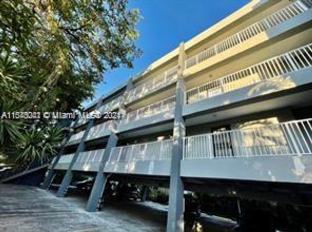 645 NE 121st St 307, North Miami, FL 33161