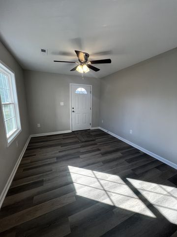 213 Notgrass Rd, Clarksville, TN 37042