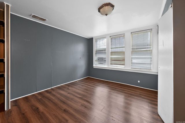 511 E Banks Street, England, AR 72046