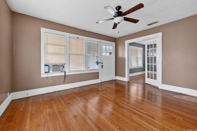 511 E Banks Street, England, AR 72046