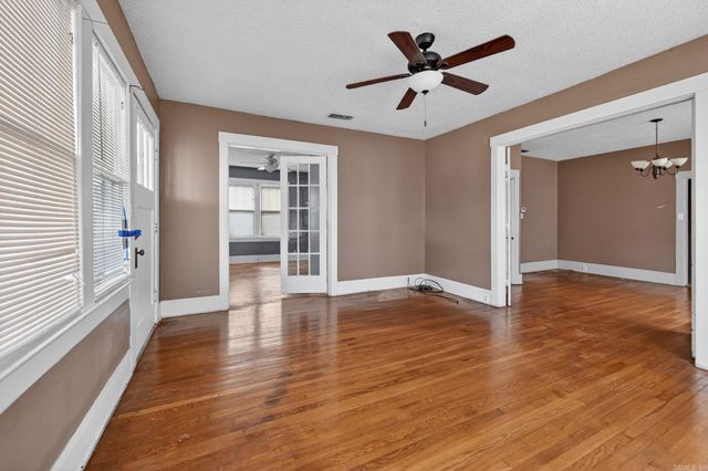 511 E Banks Street, England, AR 72046