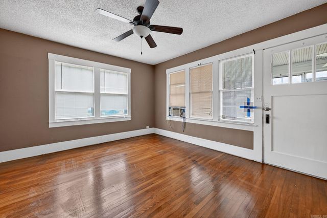 511 E Banks Street, England, AR 72046