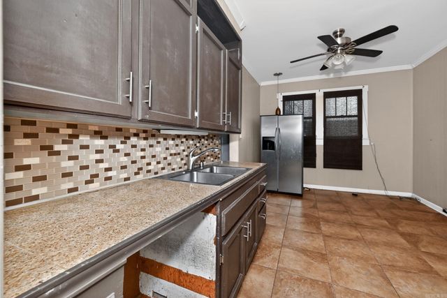 511 E Banks Street, England, AR 72046