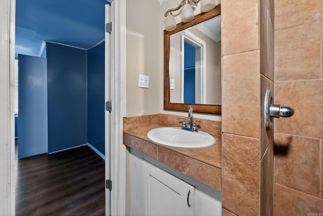 511 E Banks Street, England, AR 72046