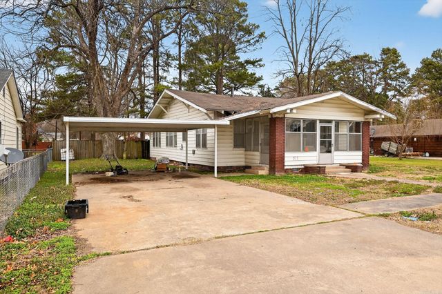 511 E Banks Street, England, AR 72046
