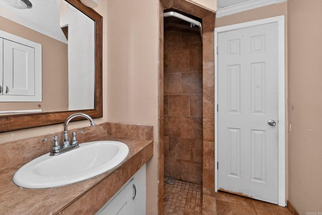 511 E Banks Street, England, AR 72046