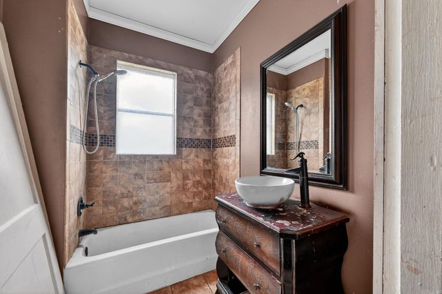 511 E Banks Street, England, AR 72046