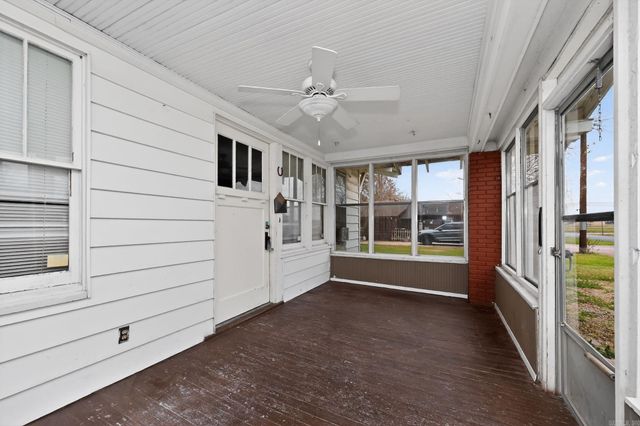 511 E Banks Street, England, AR 72046