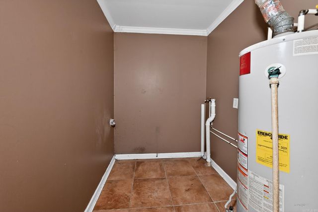 511 E Banks Street, England, AR 72046