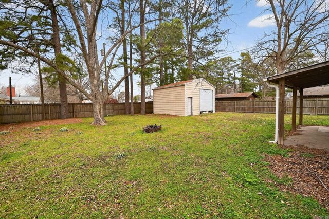 511 E Banks Street, England, AR 72046