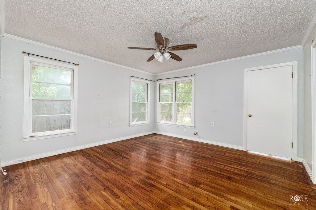 Image 16 of property listing at 2609 W Beauregard Ave, San Angelo, TX 76901