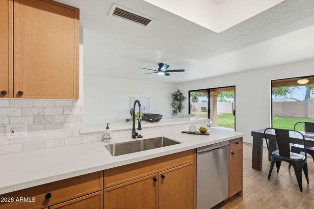9453 W MCRAE Way, Peoria, AZ 85382