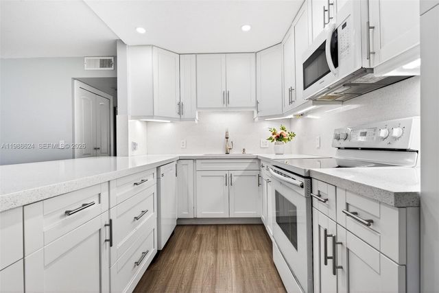 1301 SW 134th Way 313B, Pembroke Pines, FL 33027