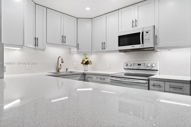 1301 SW 134th Way 313B, Pembroke Pines, FL 33027