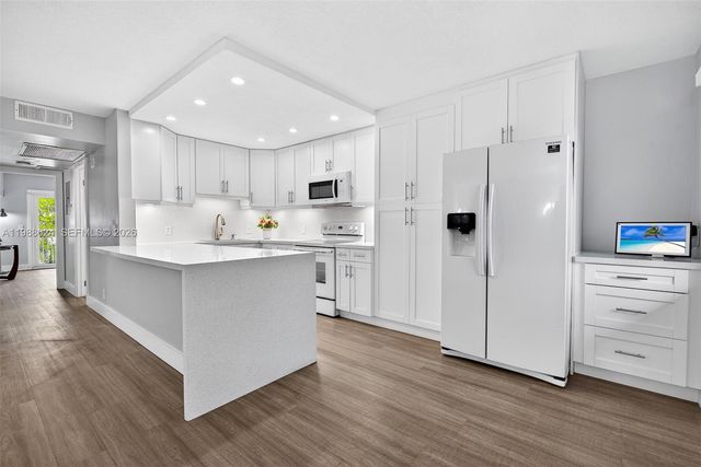 1301 SW 134th Way 313B, Pembroke Pines, FL 33027