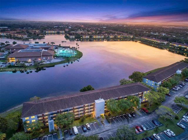 1301 SW 134th Way 313B, Pembroke Pines, FL 33027