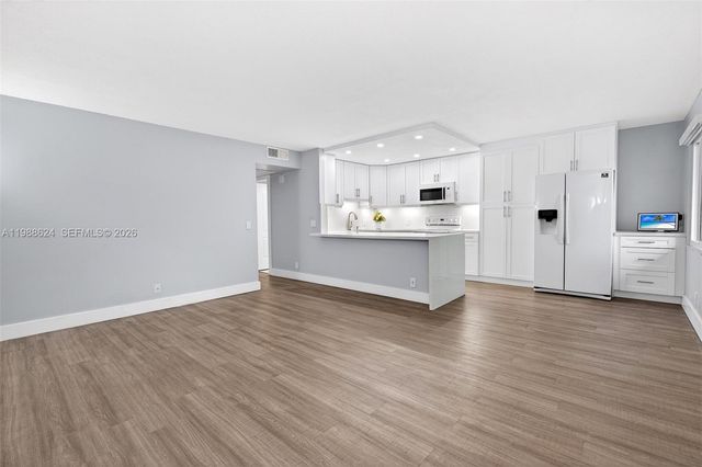 1301 SW 134th Way 313B, Pembroke Pines, FL 33027