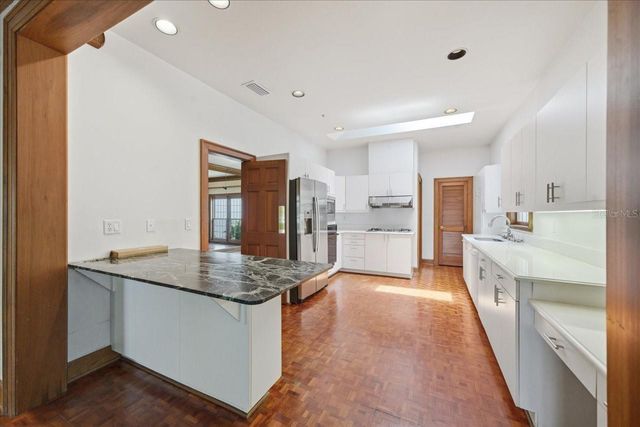 15612 HOWELL PARK LANE, Tampa, FL 33625