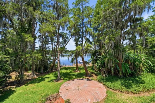 15612 HOWELL PARK LANE, Tampa, FL 33625