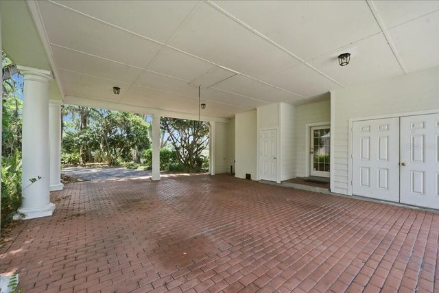 15612 HOWELL PARK LANE, Tampa, FL 33625