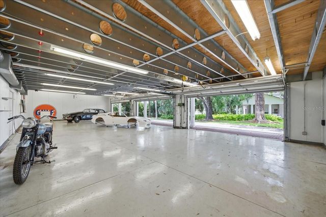15612 HOWELL PARK LANE, Tampa, FL 33625