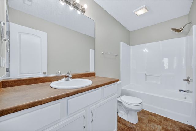 5928 NW 50th Street, Johnston, IA 50131