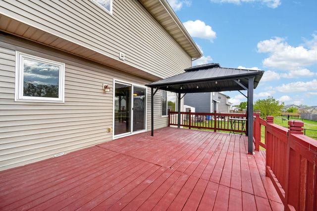 5928 NW 50th Street, Johnston, IA 50131