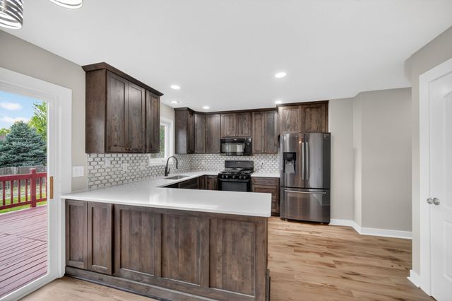 5928 NW 50th Street, Johnston, IA 50131