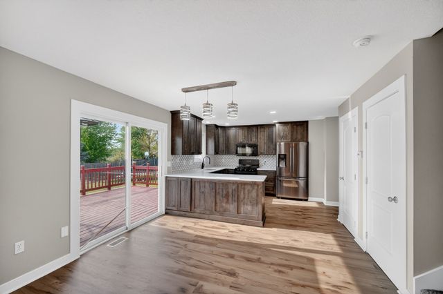 5928 NW 50th Street, Johnston, IA 50131