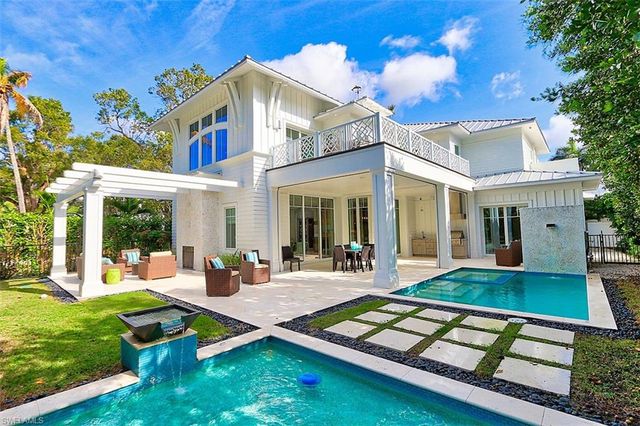 300 2nd AVE N, Naples, FL 34102