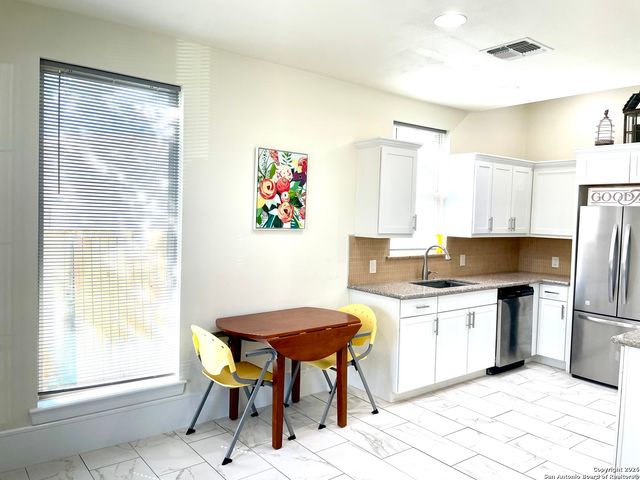 1902 Buena Vista, San Antonio, TX 78207